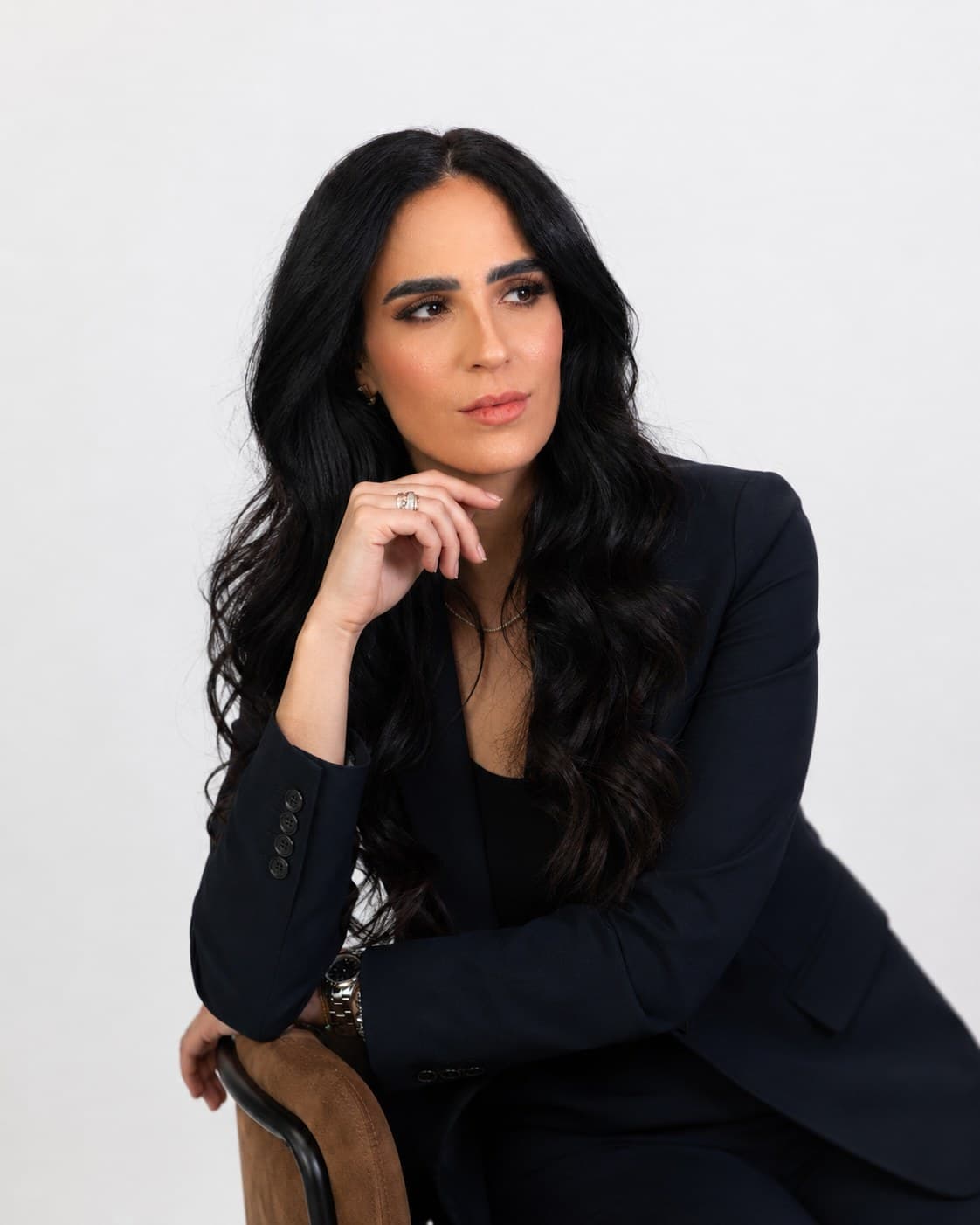 Dra. Larissa Saib em retrato institucional para educação médica